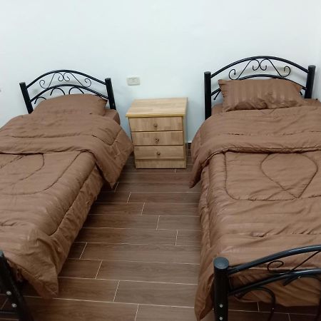 Hotel Emile Altwal Madaba Esterno foto