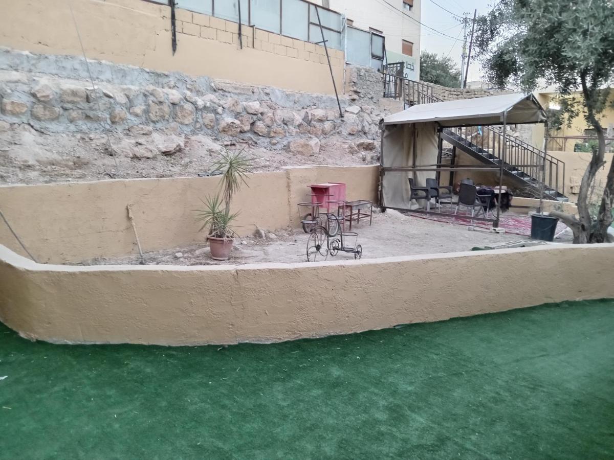 Hotel Emile Altwal Madaba Esterno foto