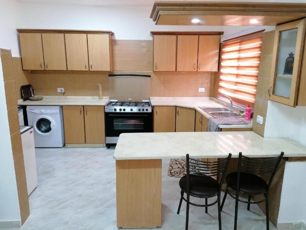 Hotel Emile Altwal Madaba Esterno foto