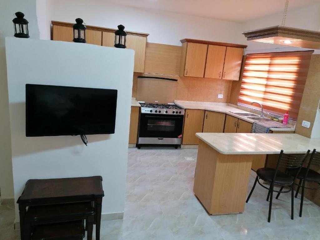 Hotel Emile Altwal Madaba Esterno foto